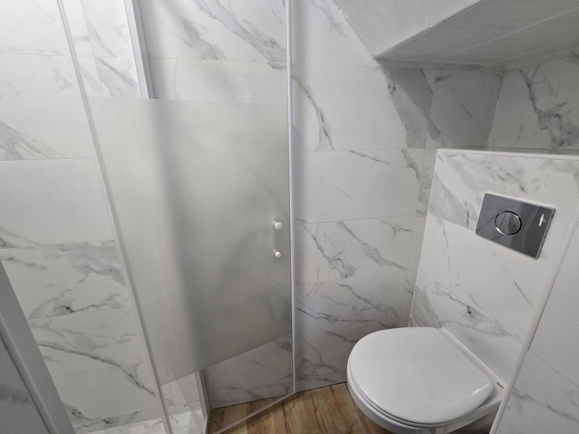 E0 - Beau Renove Climatise Apartment