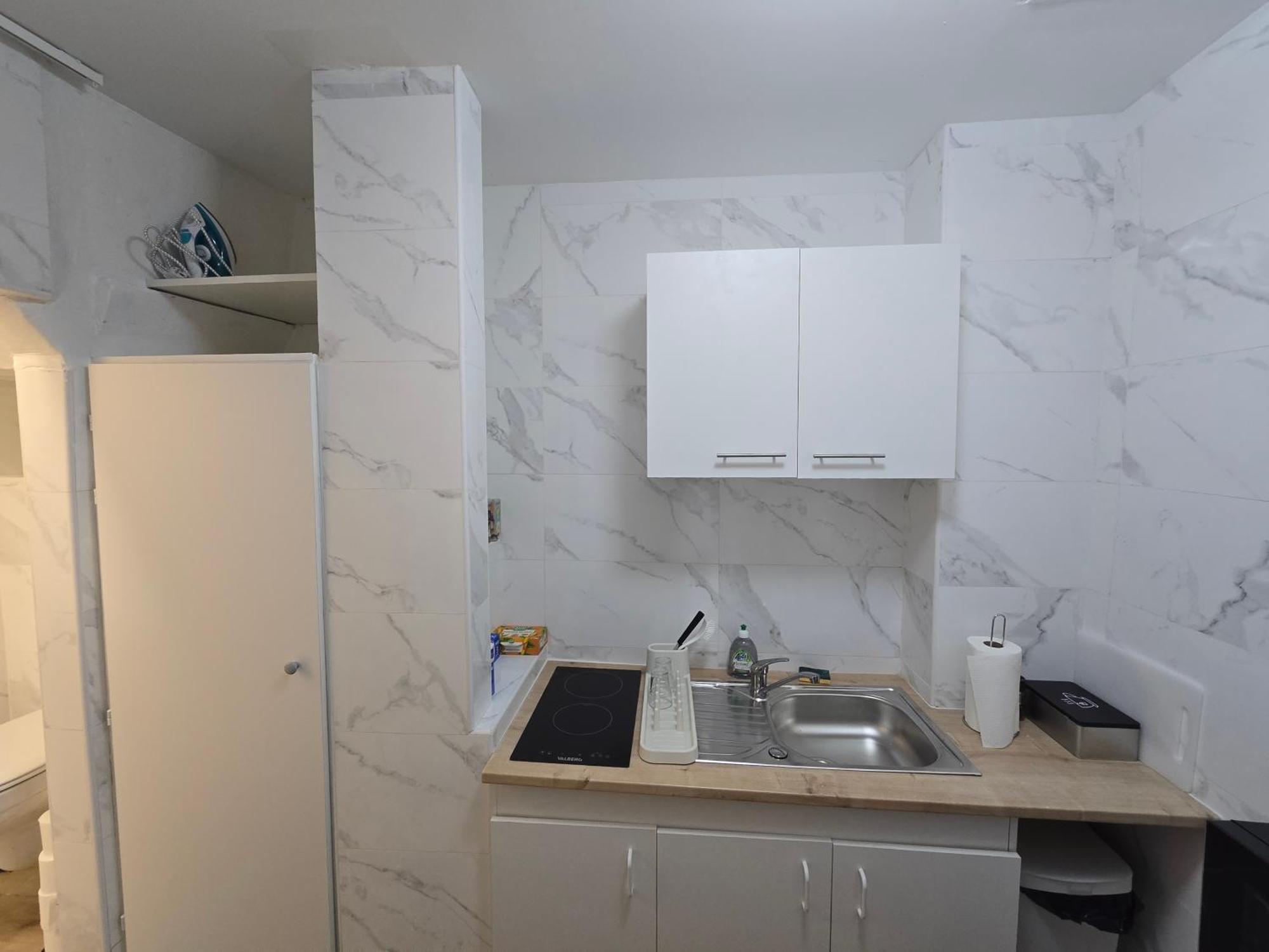 Appartement E0 - Beau Renove Climatise Avignon